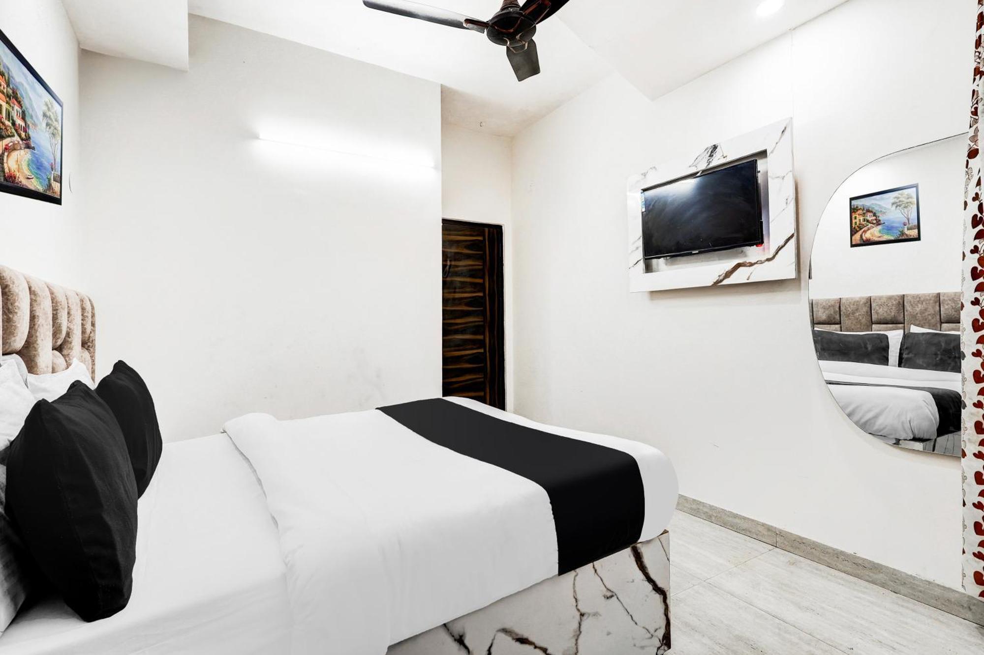 Hotel O Clock Tower Inn New Delhi Buitenkant foto