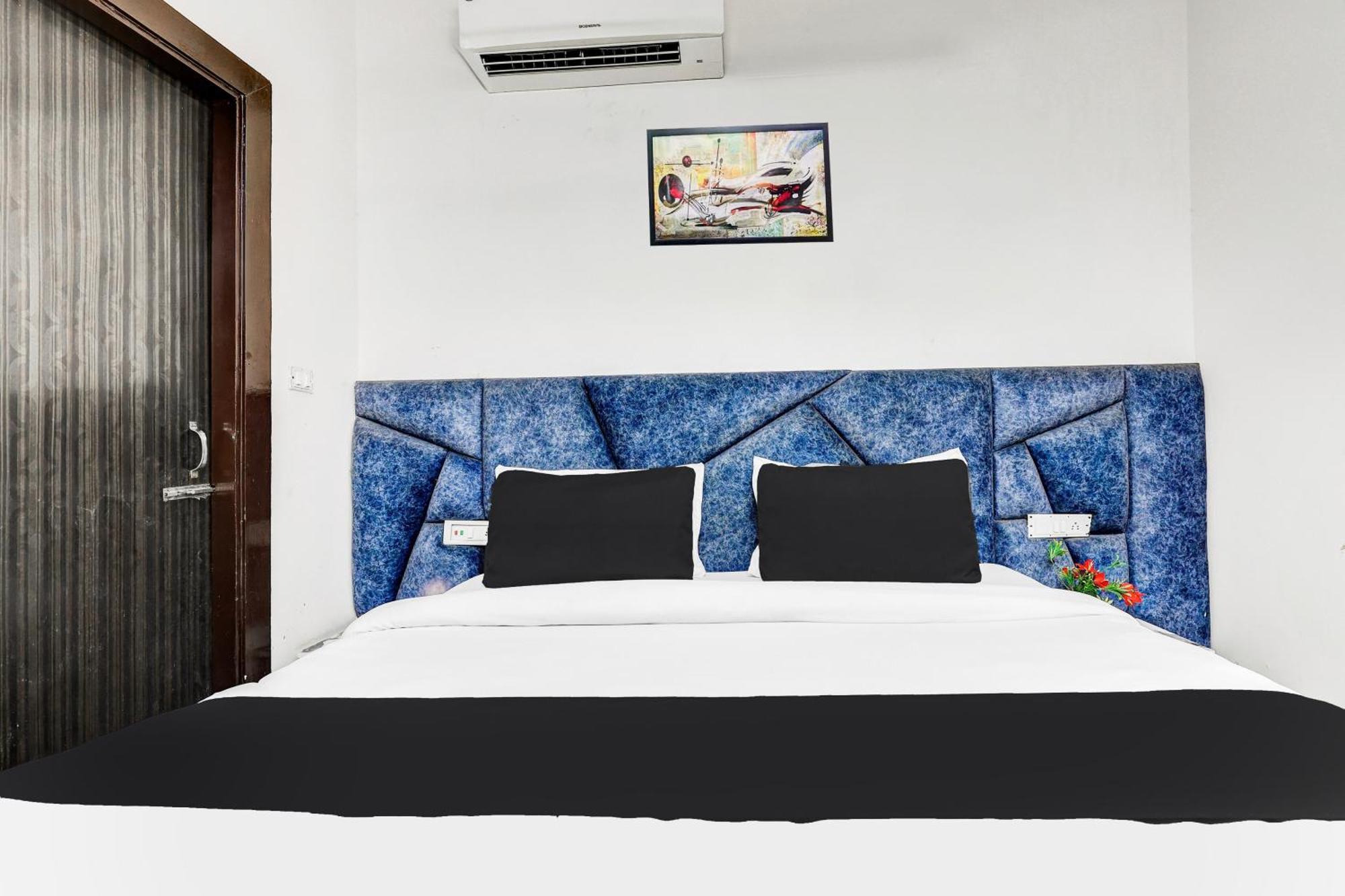 Hotel O Clock Tower Inn New Delhi Buitenkant foto