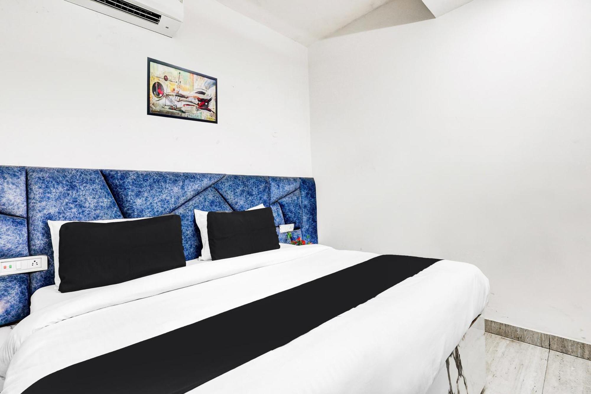 Hotel O Clock Tower Inn New Delhi Buitenkant foto